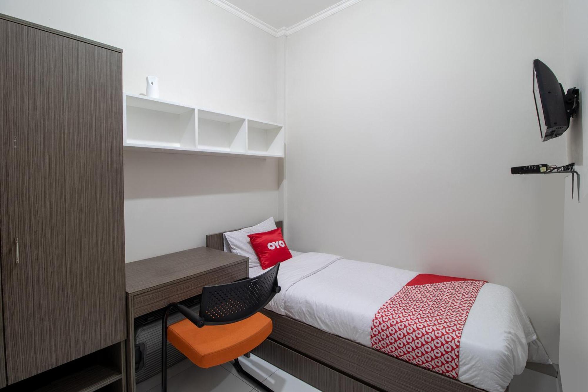 Oyo 3253 Sofia Residence Telukjambe Exteriér fotografie