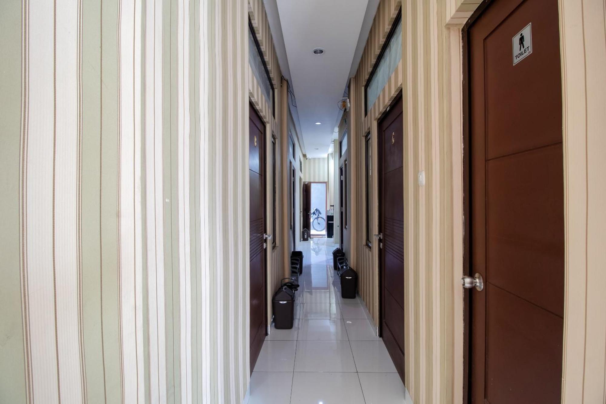 Oyo 3253 Sofia Residence Telukjambe Exteriér fotografie